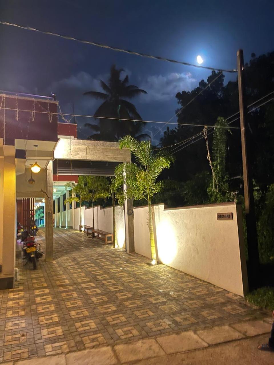 Hotel Sunny Cloud Harumalgoda Екстериор снимка